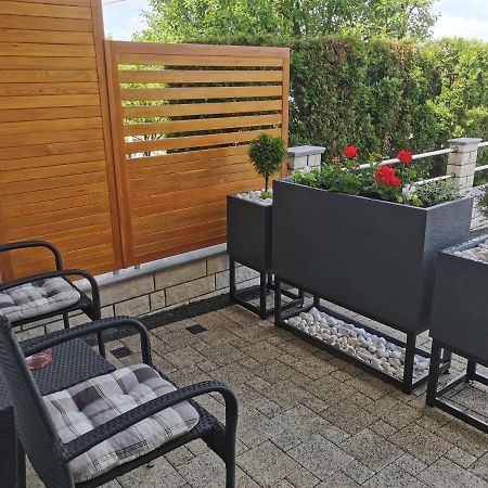 Apartmani Nova Karlovac Eksteriør billede