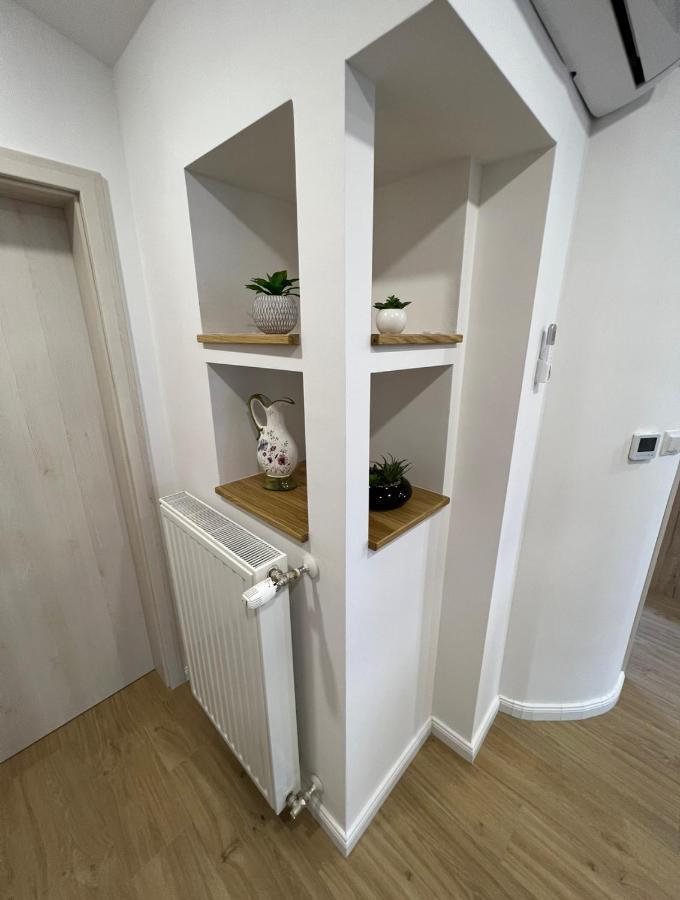 Apartmani Nova Karlovac Eksteriør billede