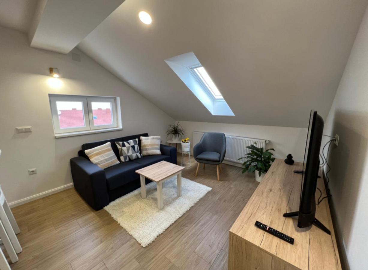 Apartmani Nova Karlovac Eksteriør billede