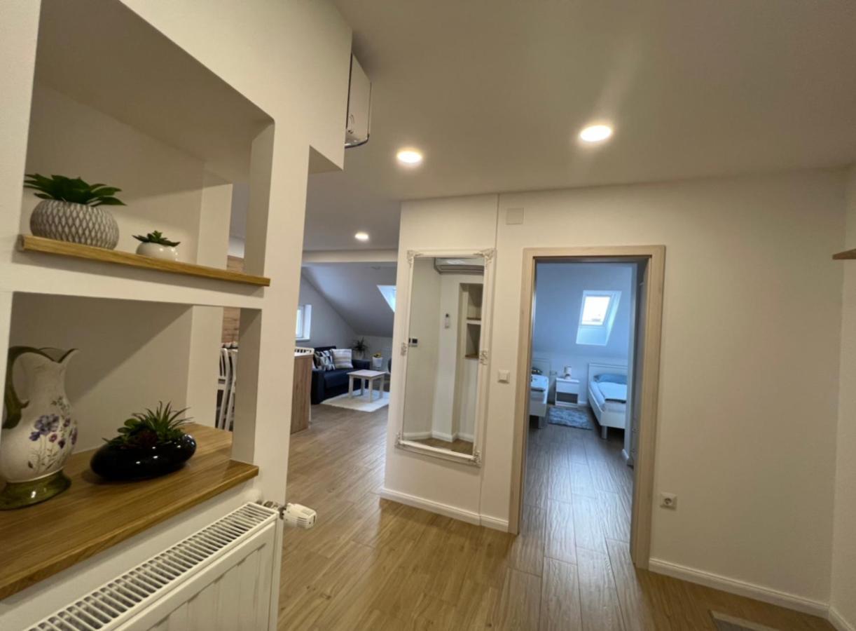 Apartmani Nova Karlovac Eksteriør billede