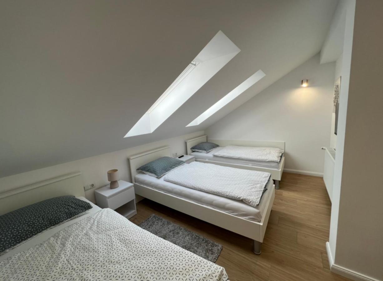 Apartmani Nova Karlovac Eksteriør billede