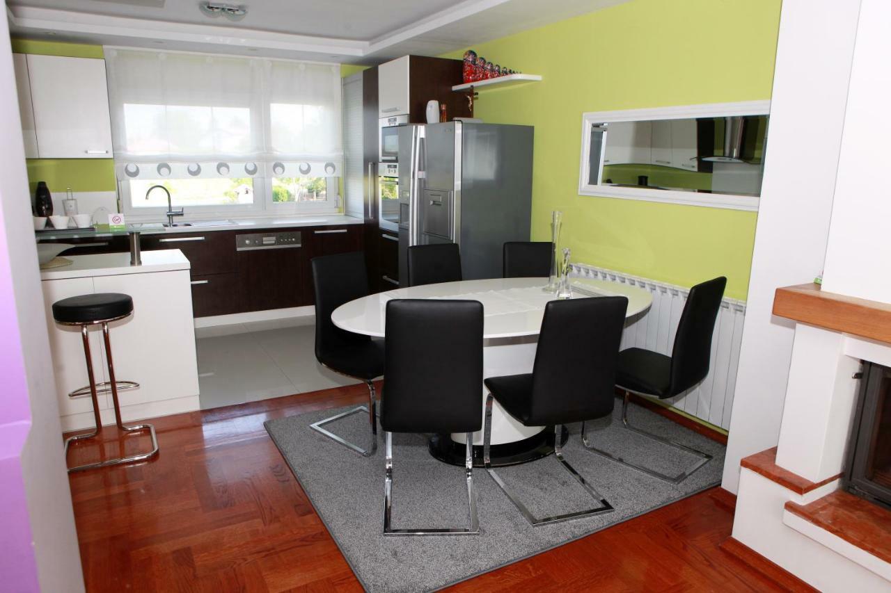 Apartmani Nova Karlovac Eksteriør billede