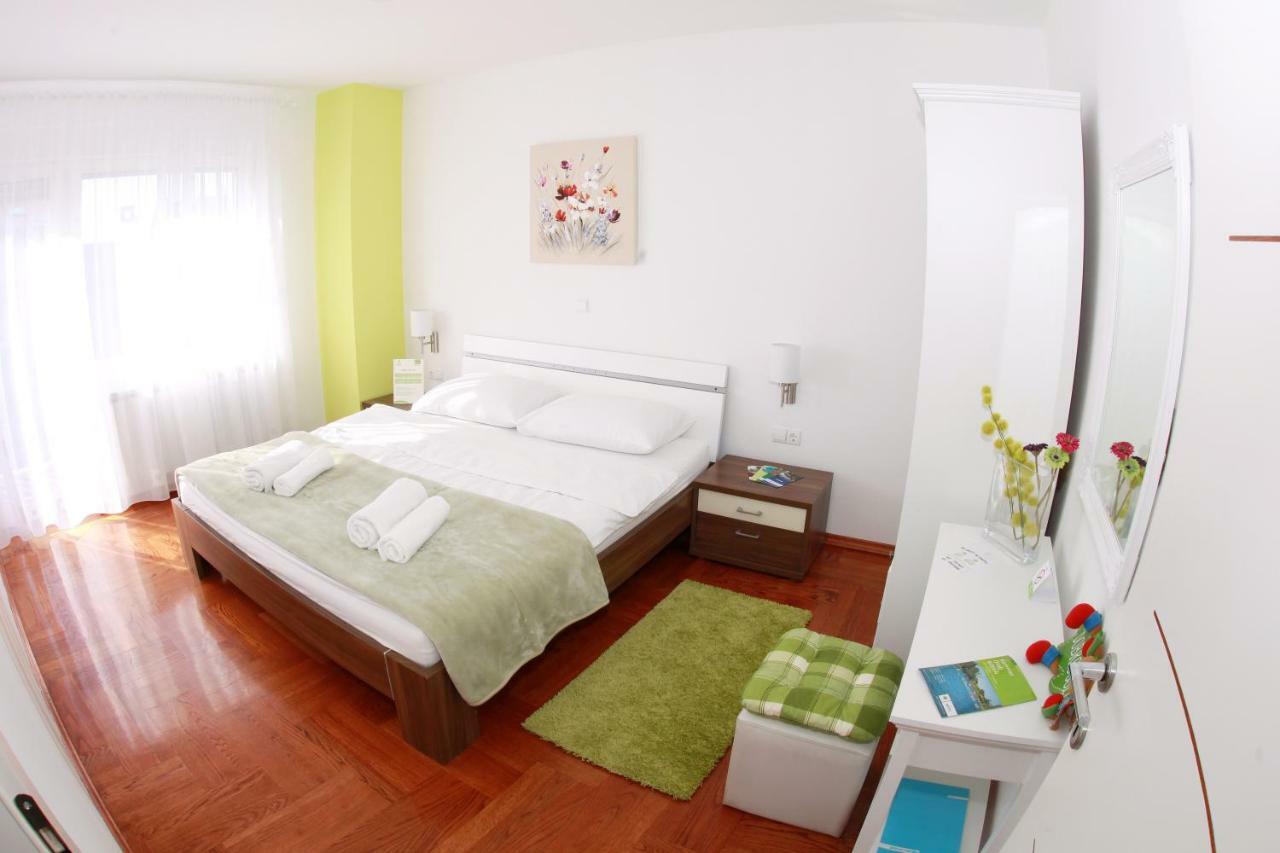 Apartmani Nova Karlovac Eksteriør billede