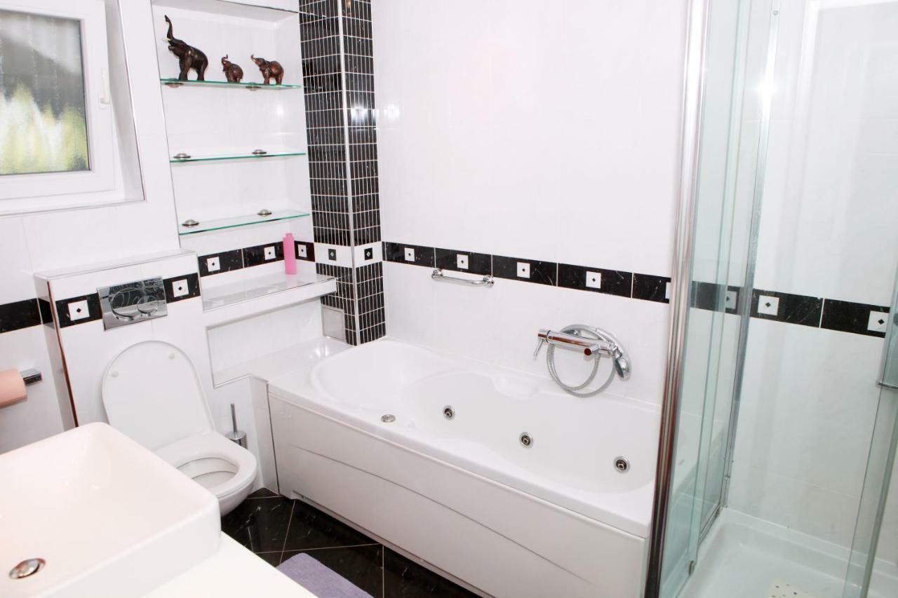 Apartmani Nova Karlovac Eksteriør billede