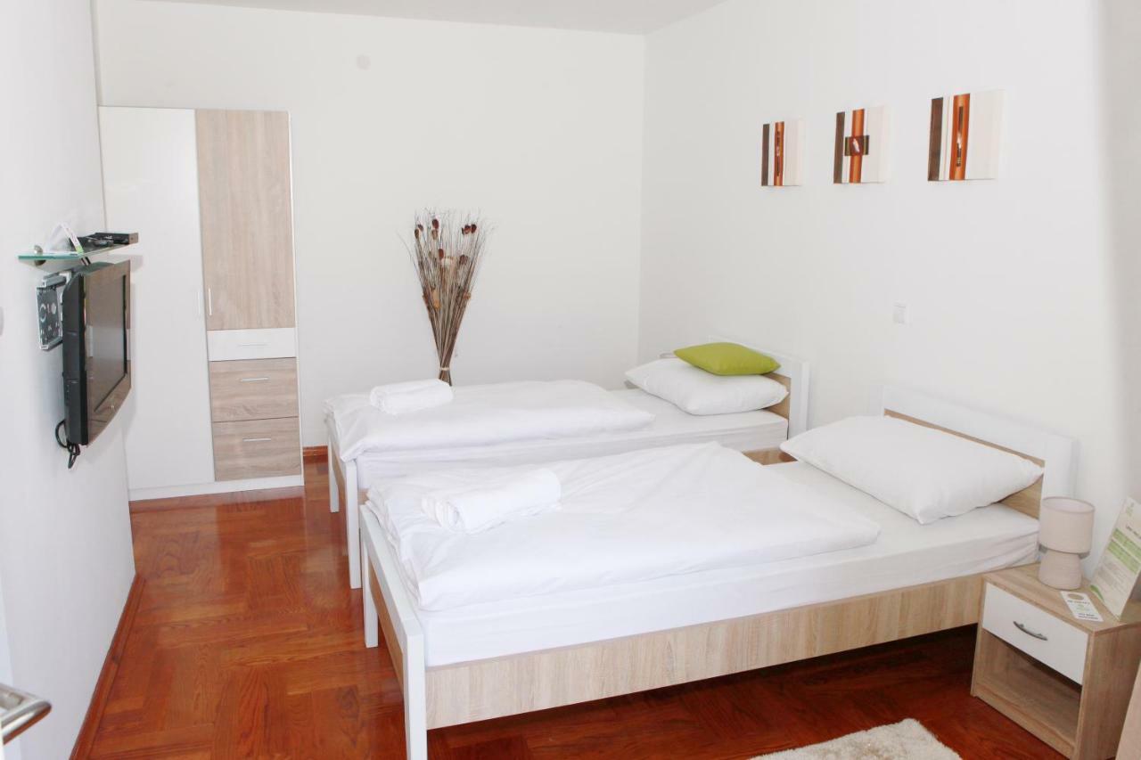 Apartmani Nova Karlovac Eksteriør billede