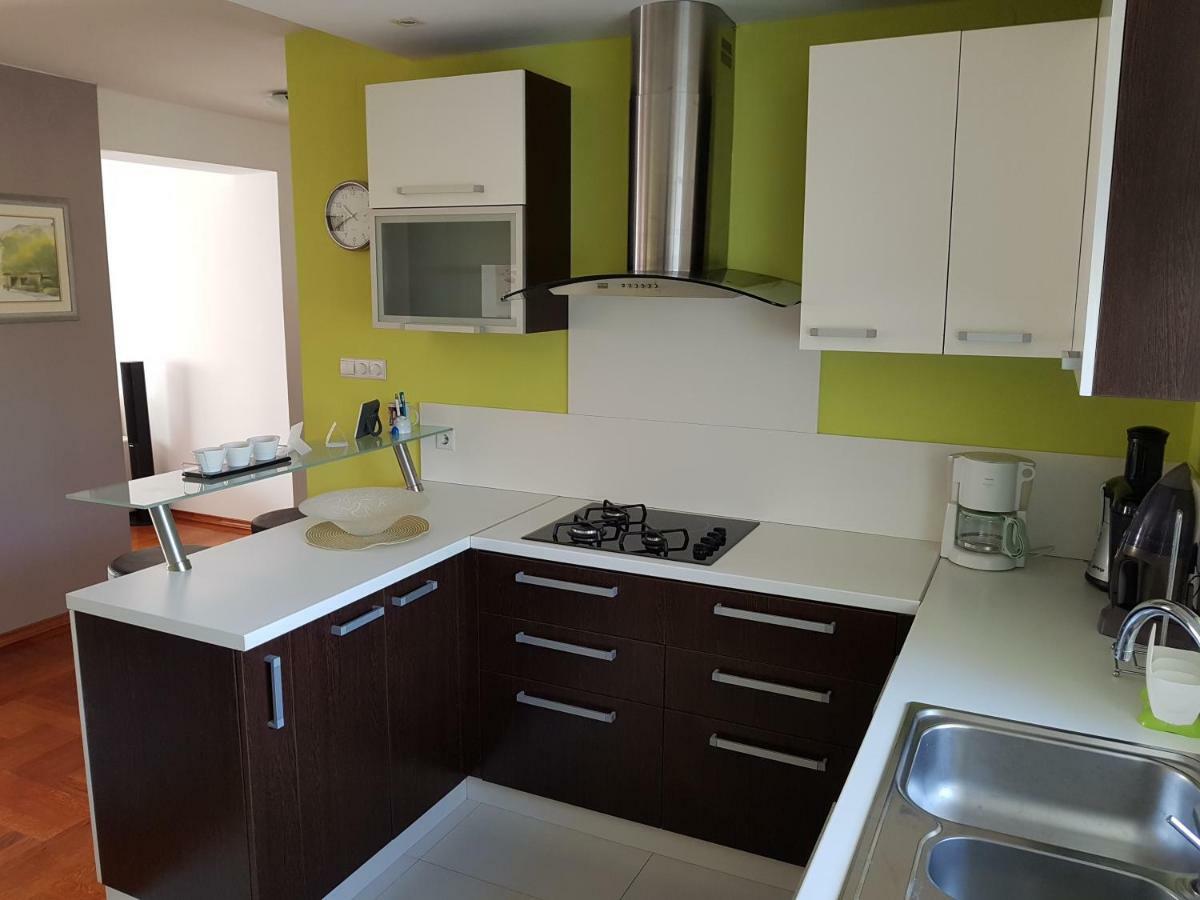 Apartmani Nova Karlovac Eksteriør billede