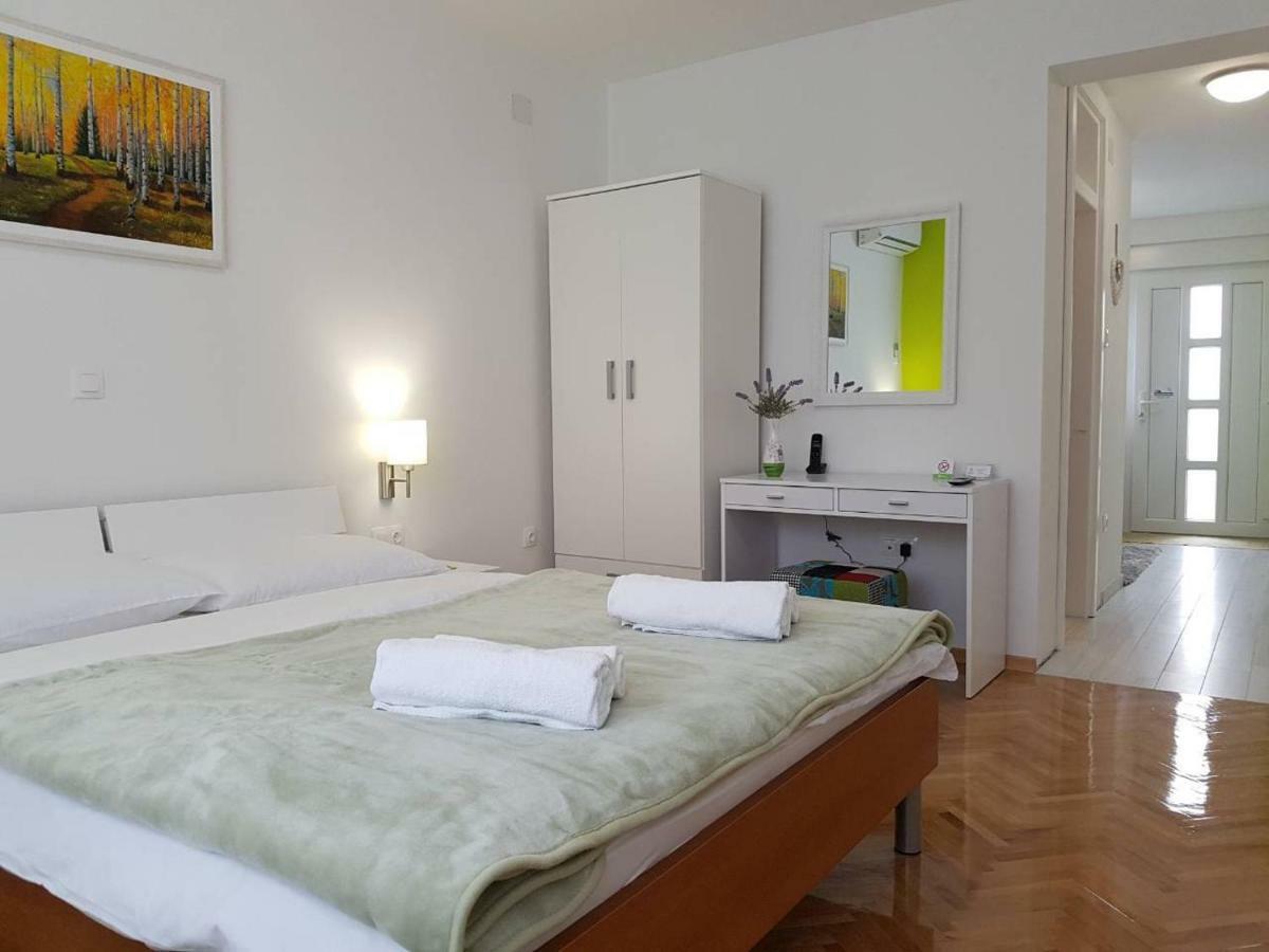 Apartmani Nova Karlovac Eksteriør billede