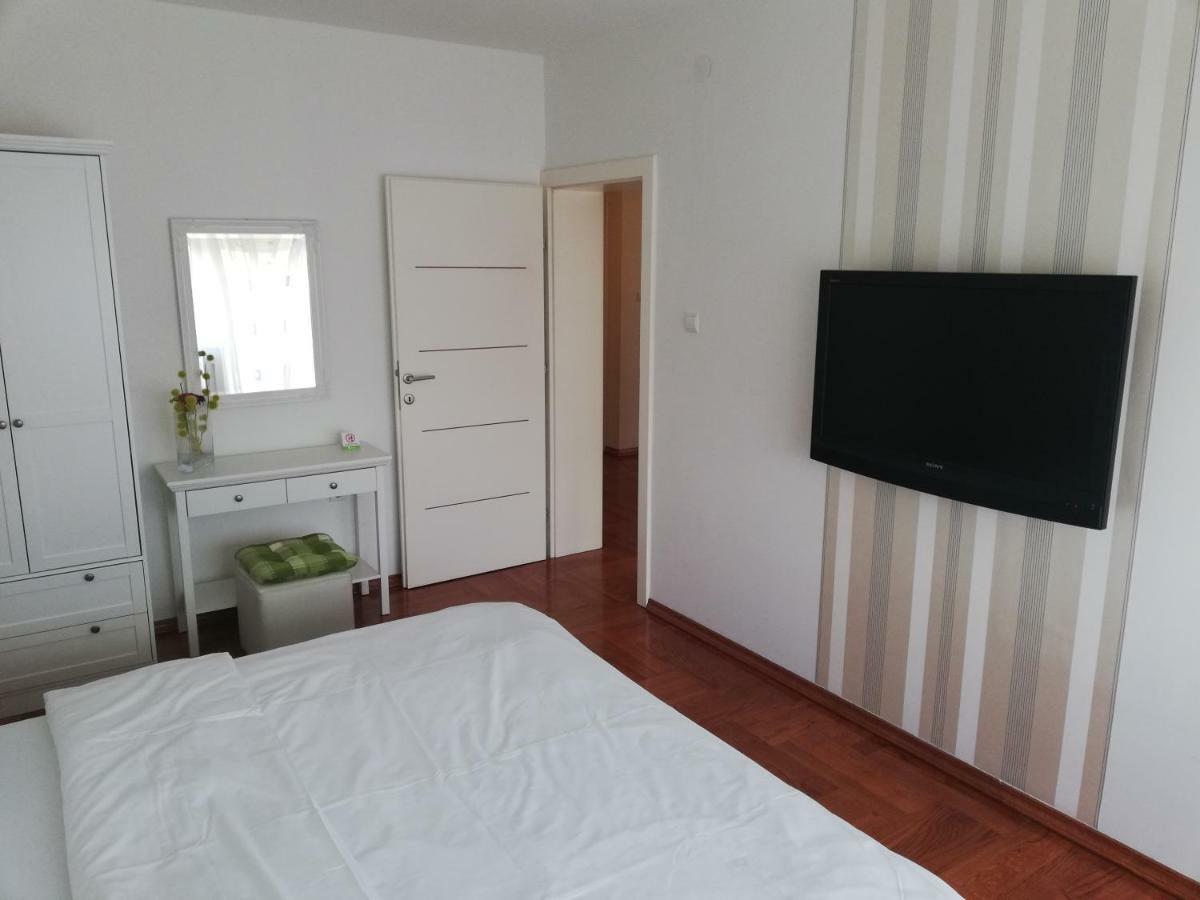 Apartmani Nova Karlovac Eksteriør billede